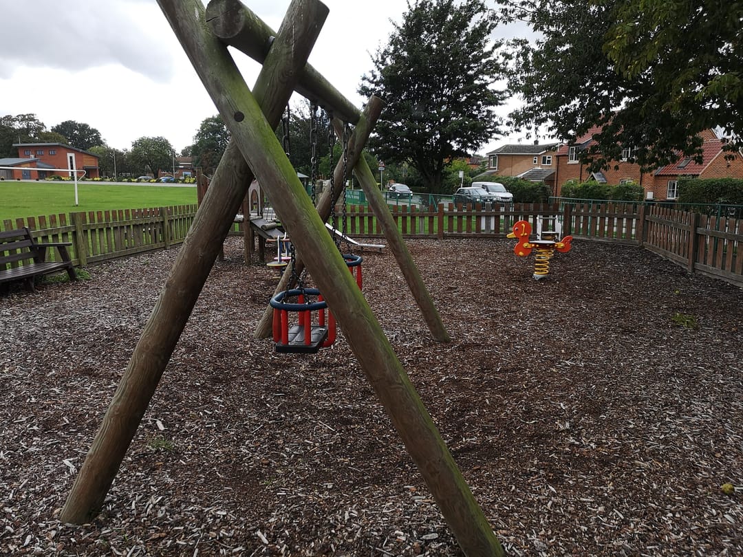 Bassingham Play Park - image 2