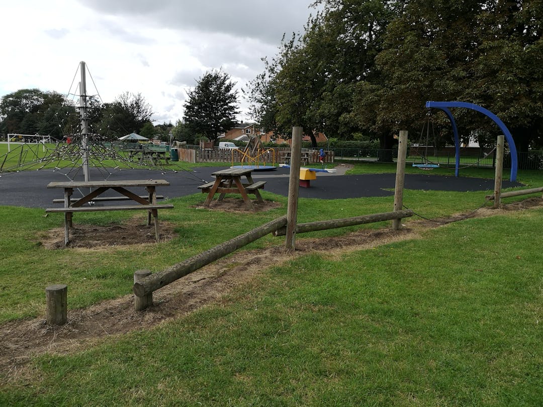 Bassingham Play Park - image 2