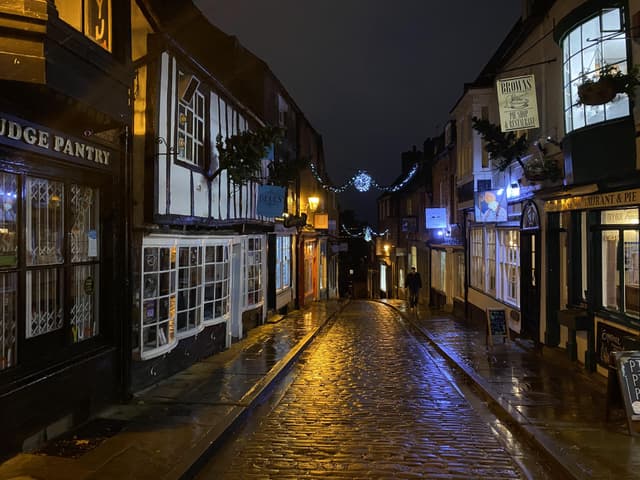 Lincoln Christmas Lights Switch On